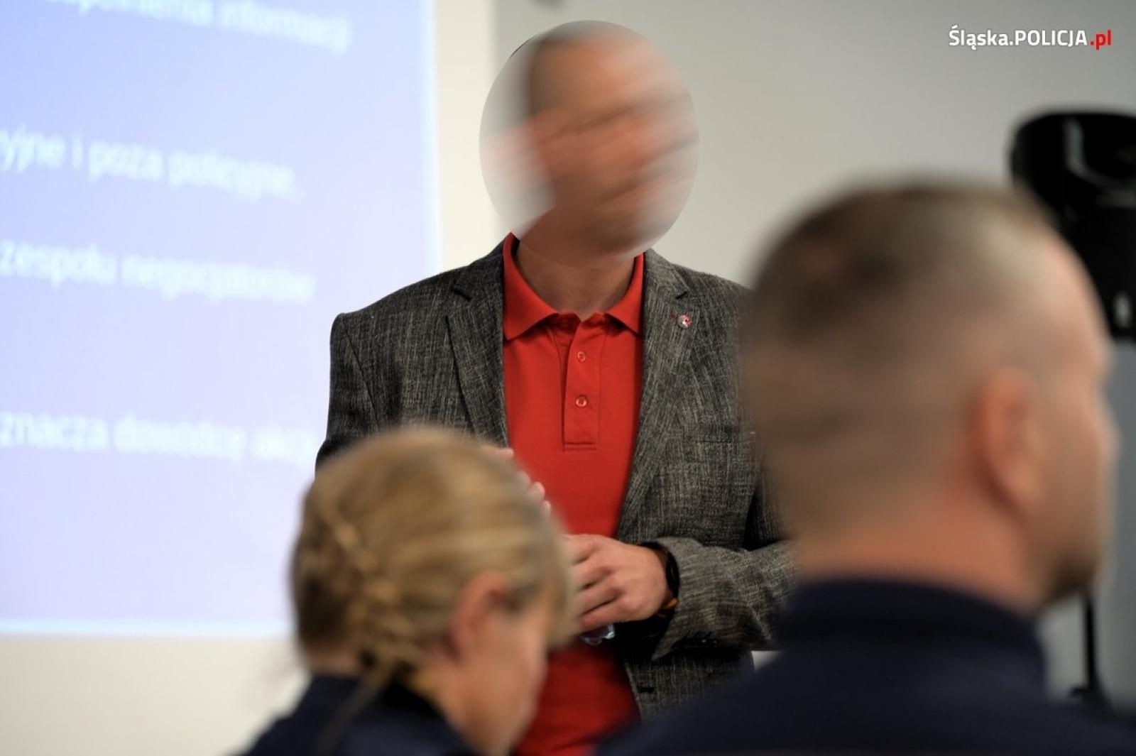 Zdjęcie w galerii na portalu naszwodzislaw.com: Szkolenie oficerów prasowych śląskiego garnizonu policji [FOTO] wiadomości z regionu