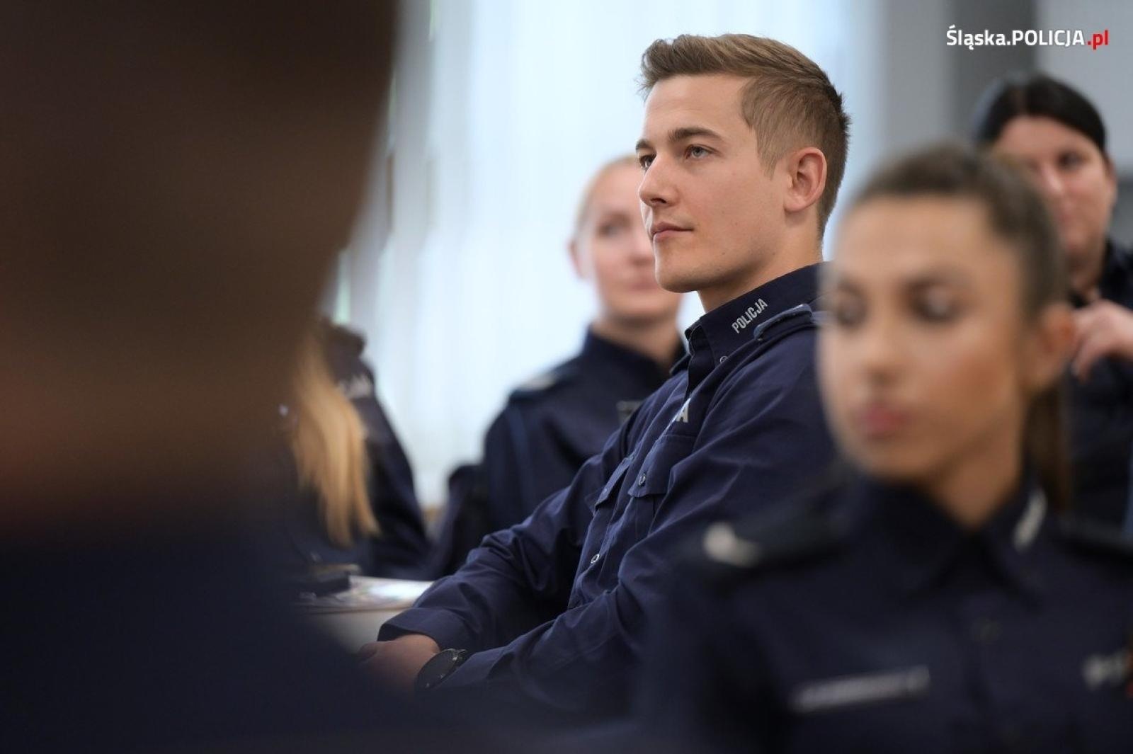 Zdjęcie w galerii na portalu naszwodzislaw.com: Szkolenie oficerów prasowych śląskiego garnizonu policji [FOTO] wiadomości z regionu