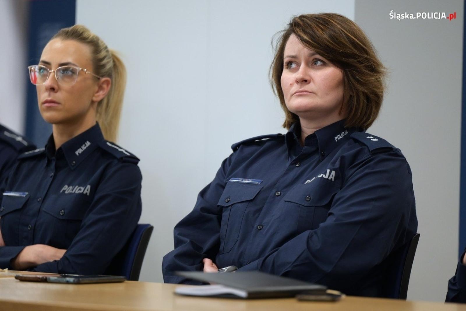 Zdjęcie w galerii na portalu naszwodzislaw.com: Szkolenie oficerów prasowych śląskiego garnizonu policji [FOTO] wiadomości z regionu