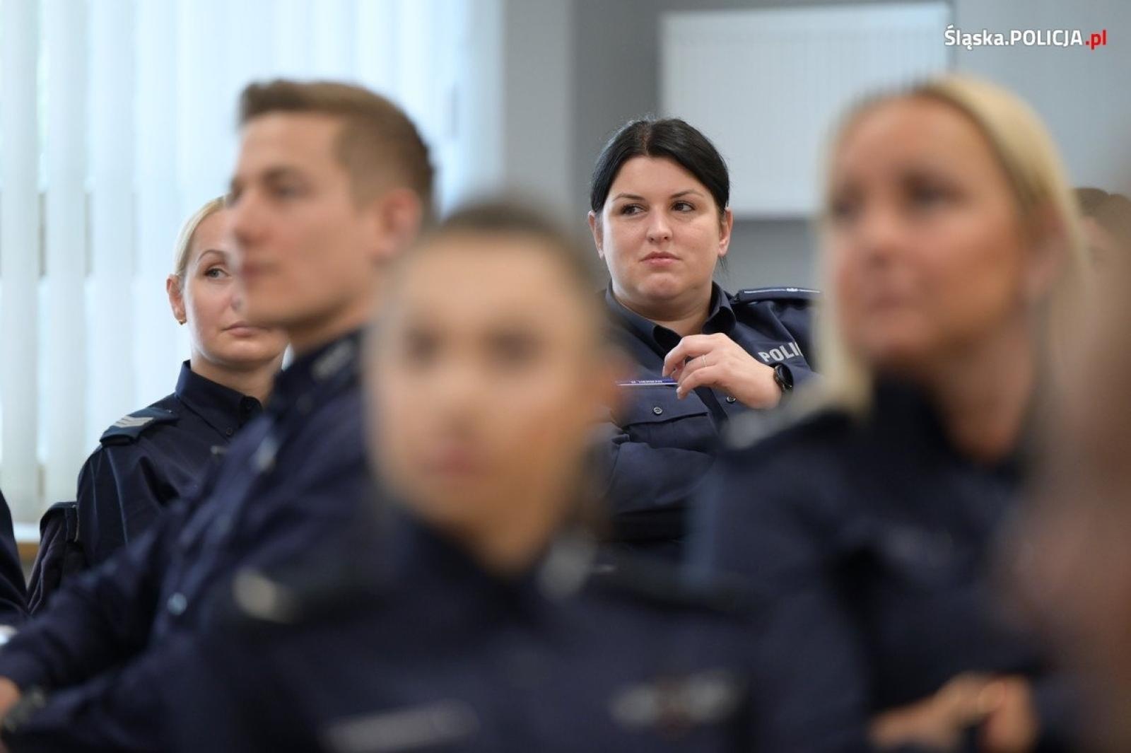 Zdjęcie w galerii na portalu naszwodzislaw.com: Szkolenie oficerów prasowych śląskiego garnizonu policji [FOTO] wiadomości z regionu