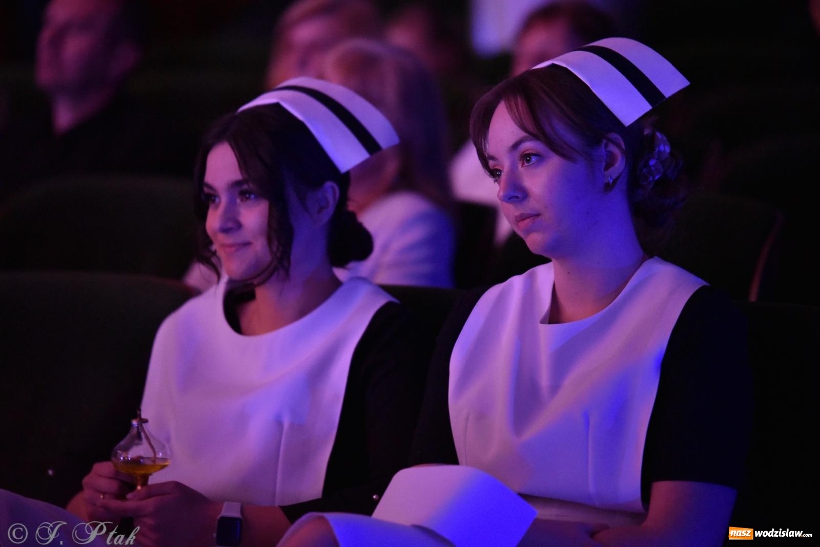 Zdjęcie w galerii na portalu naszwodzislaw.com: Pierwszy stopień wtajemniczenia. Czepkowanie w raciborskiej ANS [FOTO i WIDEO] wiadomości z regionu