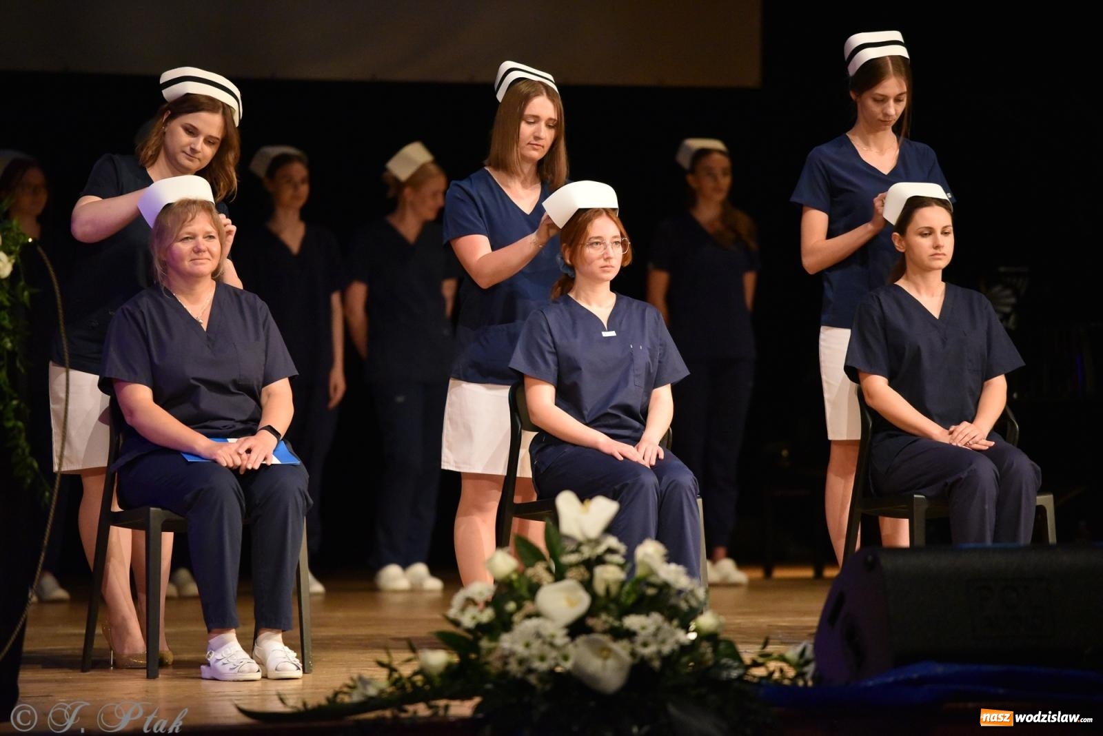 Zdjęcie w galerii na portalu naszwodzislaw.com: Pierwszy stopień wtajemniczenia. Czepkowanie w raciborskiej ANS [FOTO i WIDEO] wiadomości z regionu