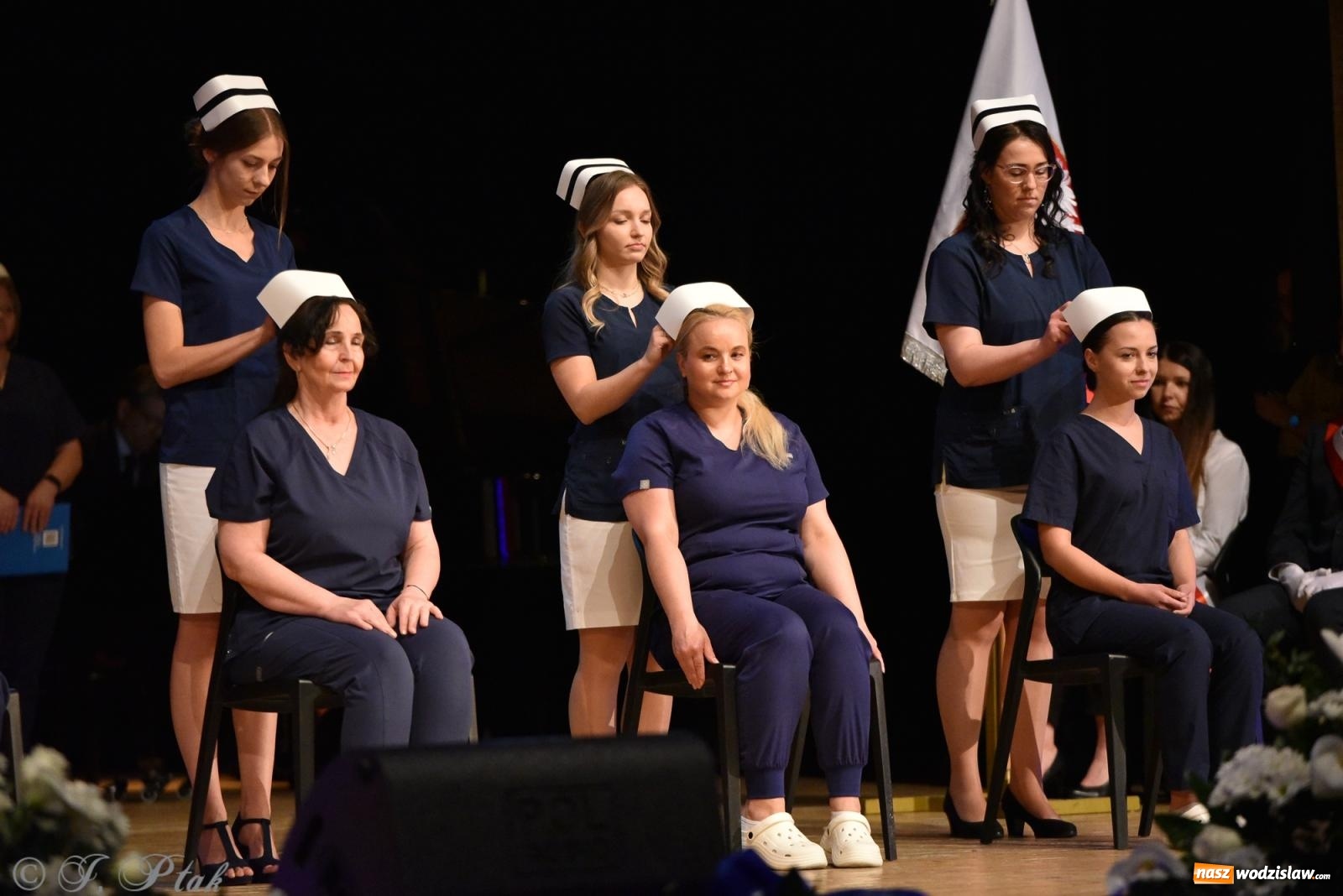 Zdjęcie w galerii na portalu naszwodzislaw.com: Pierwszy stopień wtajemniczenia. Czepkowanie w raciborskiej ANS [FOTO i WIDEO] wiadomości z regionu