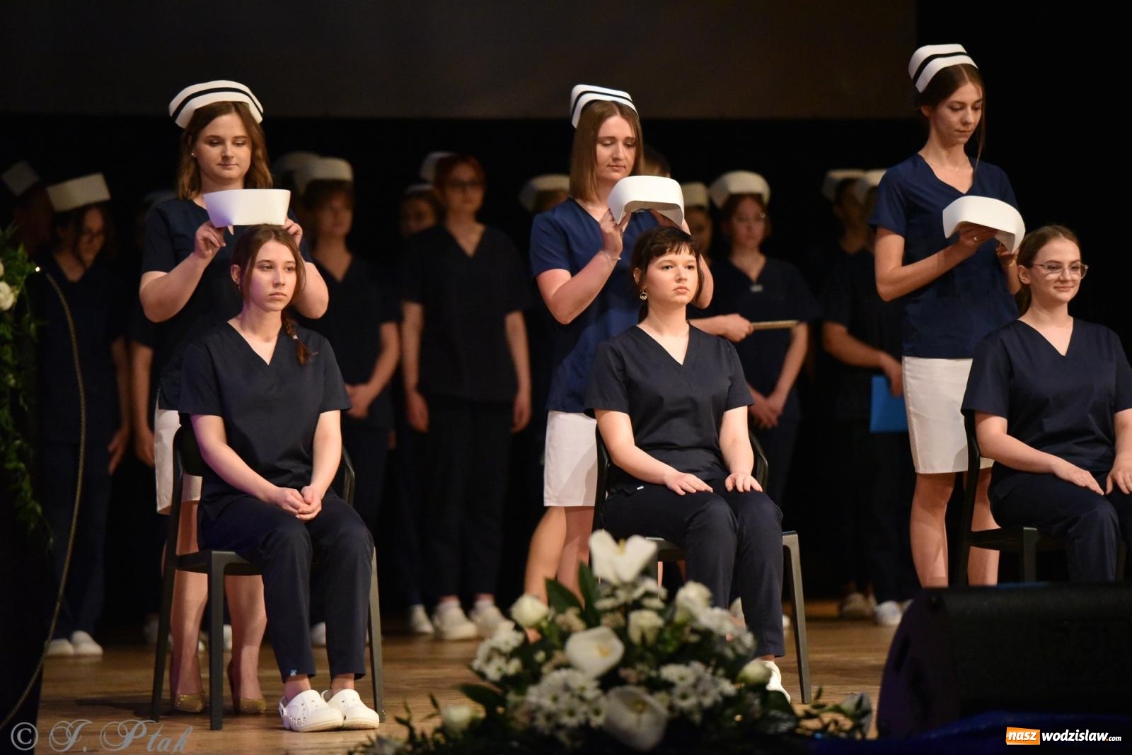 Zdjęcie w galerii na portalu naszwodzislaw.com: Pierwszy stopień wtajemniczenia. Czepkowanie w raciborskiej ANS [FOTO i WIDEO] wiadomości z regionu