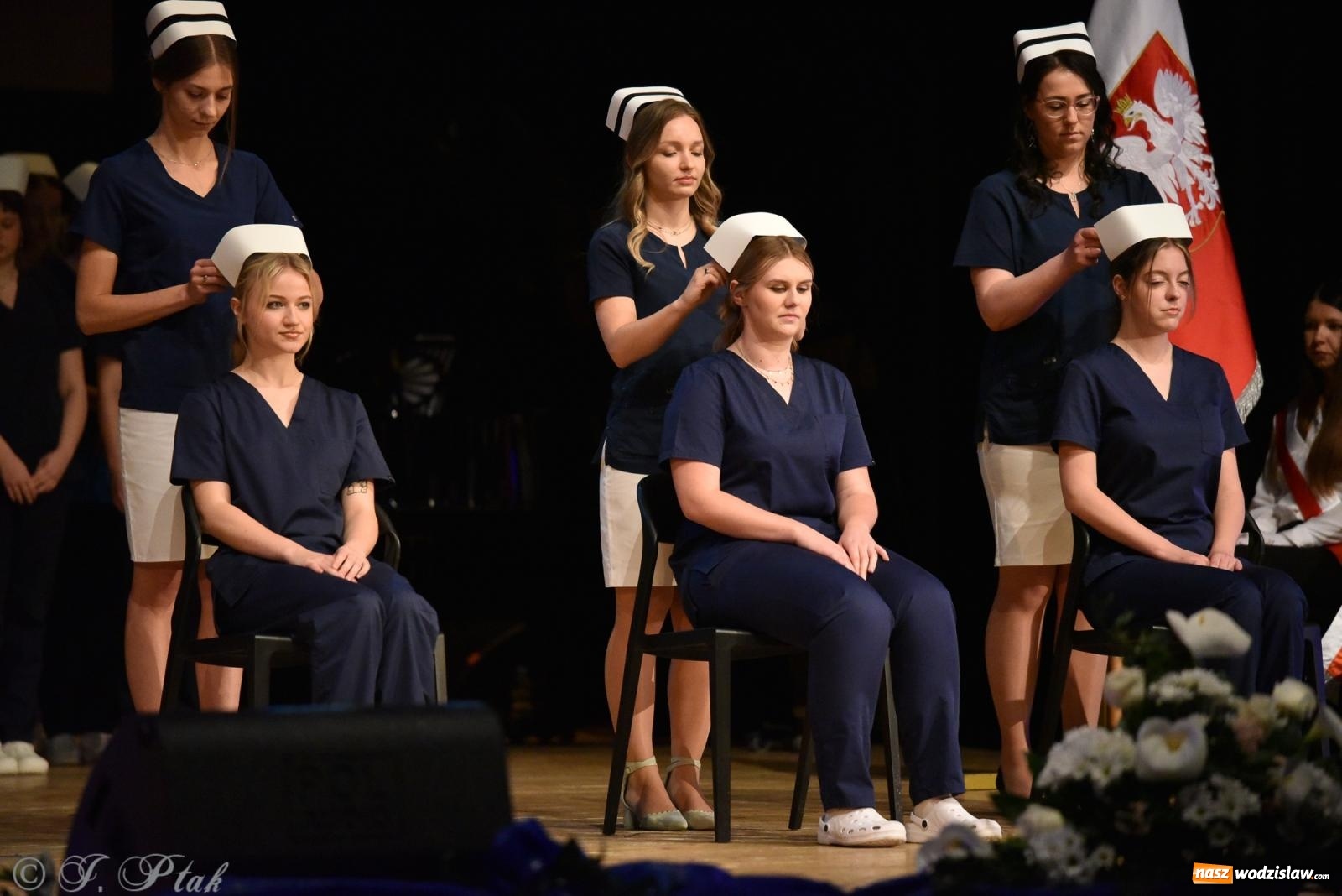 Zdjęcie w galerii na portalu naszwodzislaw.com: Pierwszy stopień wtajemniczenia. Czepkowanie w raciborskiej ANS [FOTO i WIDEO] wiadomości z regionu