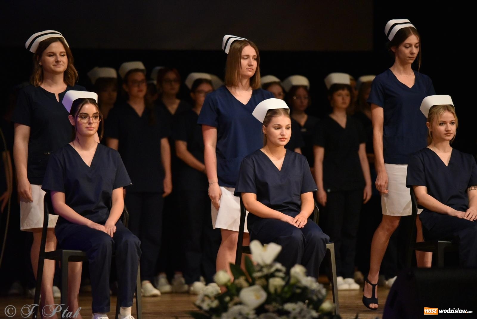 Zdjęcie w galerii na portalu naszwodzislaw.com: Pierwszy stopień wtajemniczenia. Czepkowanie w raciborskiej ANS [FOTO i WIDEO] wiadomości z regionu