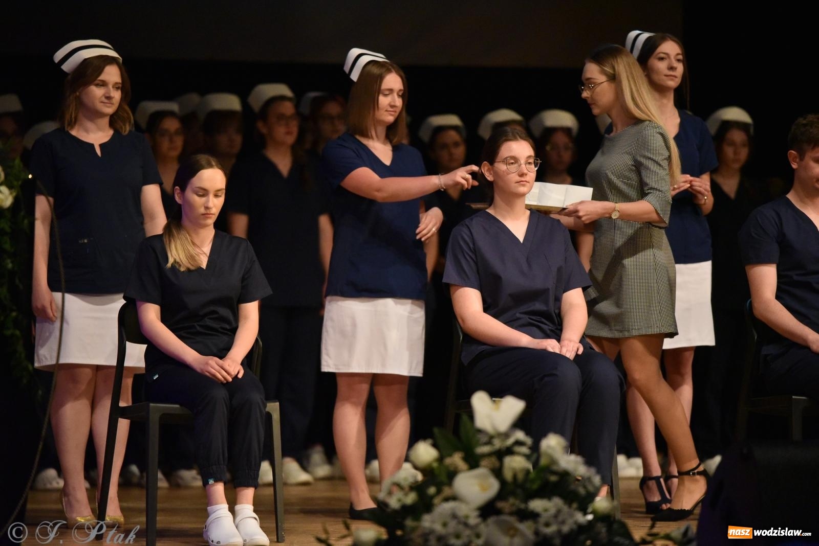 Zdjęcie w galerii na portalu naszwodzislaw.com: Pierwszy stopień wtajemniczenia. Czepkowanie w raciborskiej ANS [FOTO i WIDEO] wiadomości z regionu