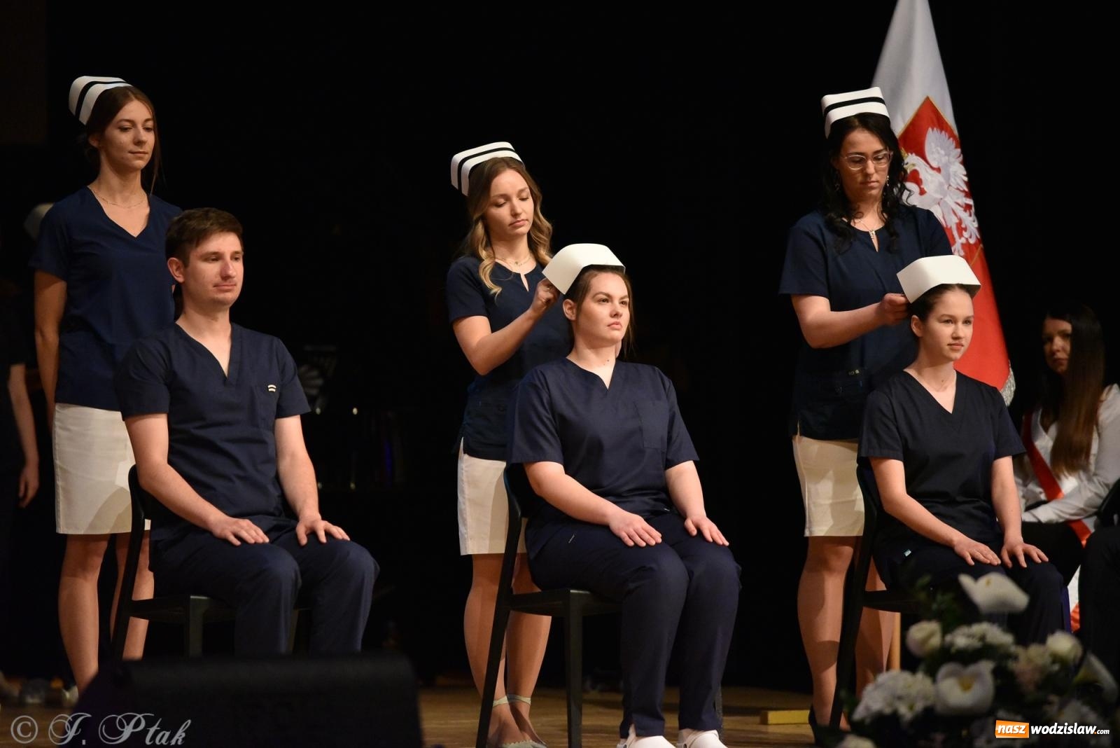 Zdjęcie w galerii na portalu naszwodzislaw.com: Pierwszy stopień wtajemniczenia. Czepkowanie w raciborskiej ANS [FOTO i WIDEO] wiadomości z regionu