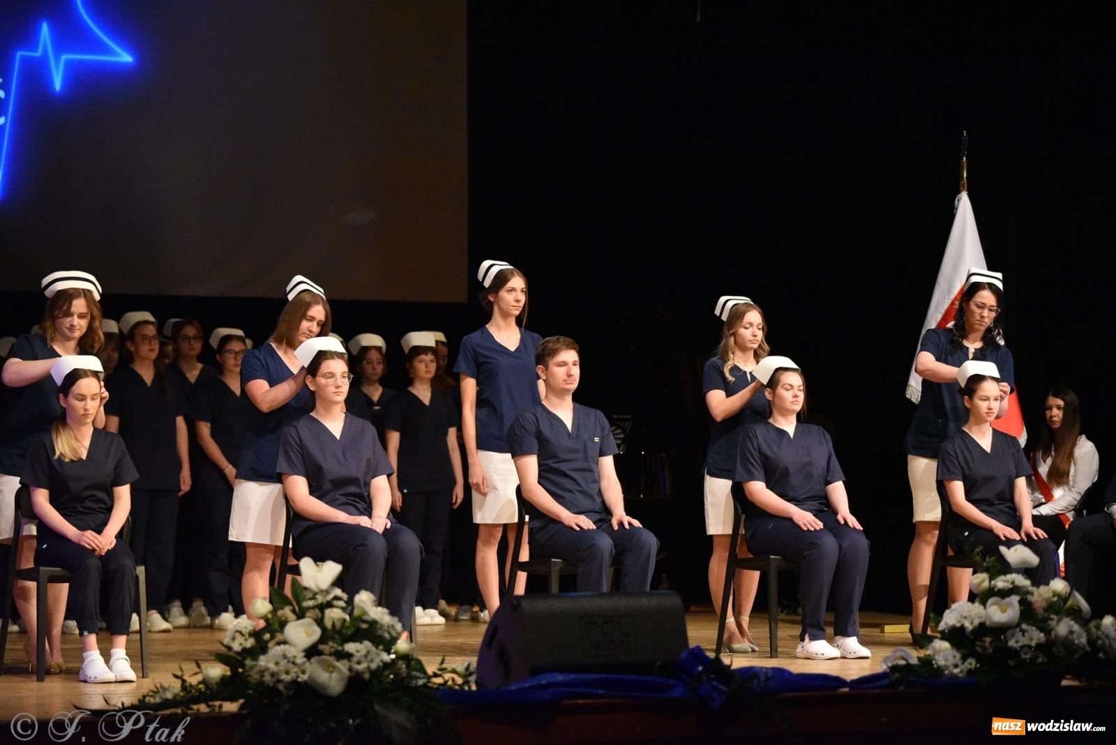 Zdjęcie w galerii na portalu naszwodzislaw.com: Pierwszy stopień wtajemniczenia. Czepkowanie w raciborskiej ANS [FOTO i WIDEO] wiadomości z regionu