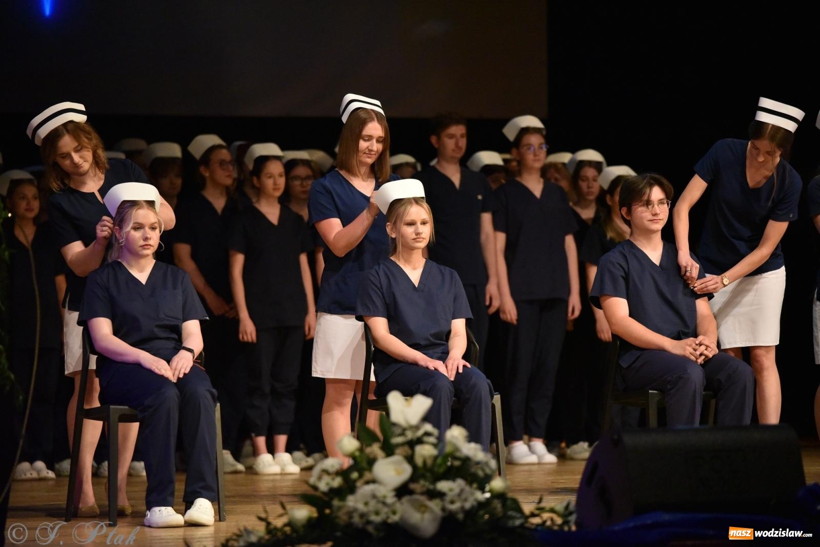 Zdjęcie w galerii na portalu naszwodzislaw.com: Pierwszy stopień wtajemniczenia. Czepkowanie w raciborskiej ANS [FOTO i WIDEO] wiadomości z regionu