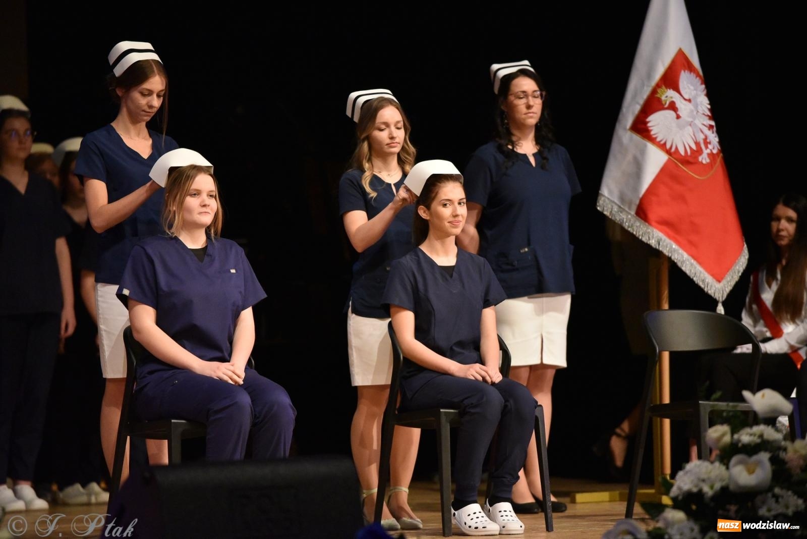 Zdjęcie w galerii na portalu naszwodzislaw.com: Pierwszy stopień wtajemniczenia. Czepkowanie w raciborskiej ANS [FOTO i WIDEO] wiadomości z regionu