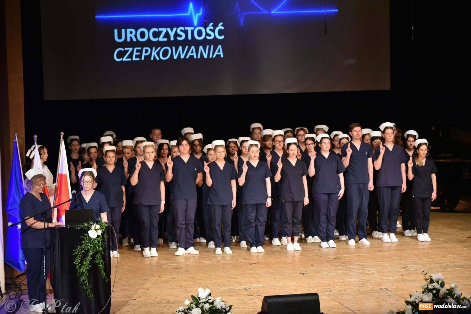 Zdjęcie w galerii na portalu naszwodzislaw.com: Pierwszy stopień wtajemniczenia. Czepkowanie w raciborskiej ANS [FOTO i WIDEO] wiadomości z regionu