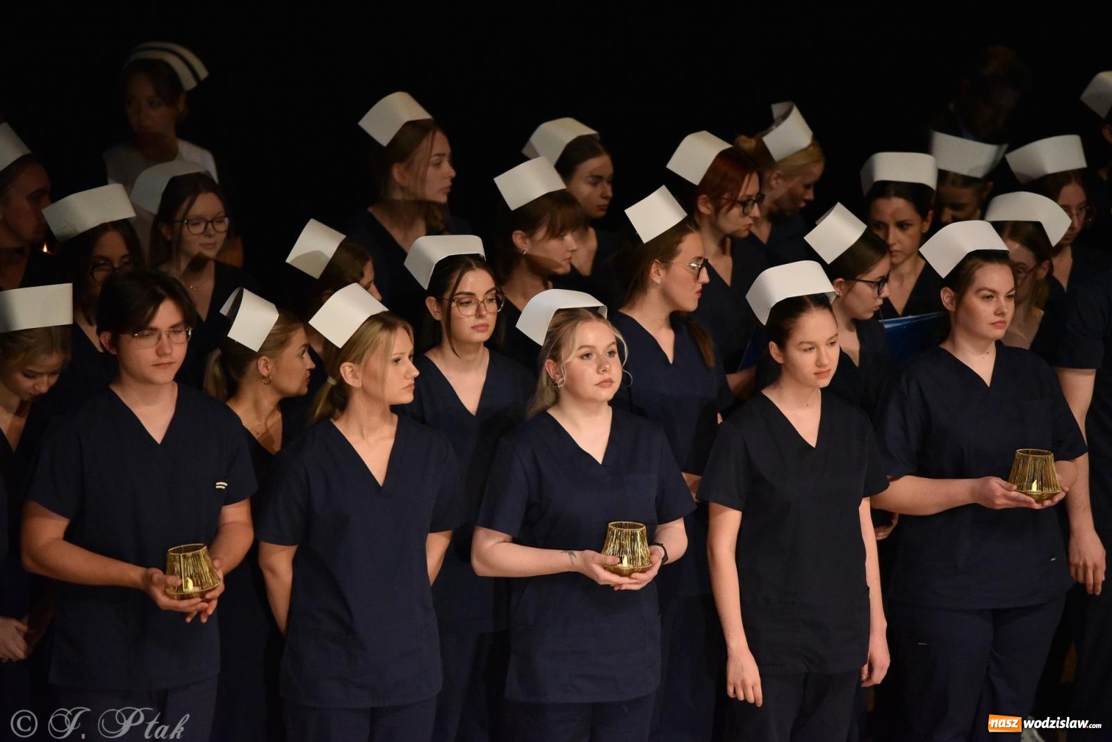 Zdjęcie w galerii na portalu naszwodzislaw.com: Pierwszy stopień wtajemniczenia. Czepkowanie w raciborskiej ANS [FOTO i WIDEO] wiadomości z regionu