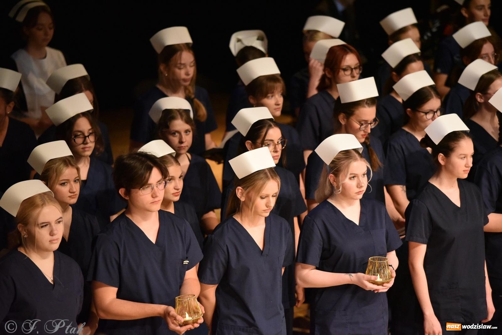 Zdjęcie w galerii na portalu naszwodzislaw.com: Pierwszy stopień wtajemniczenia. Czepkowanie w raciborskiej ANS [FOTO i WIDEO] wiadomości z regionu