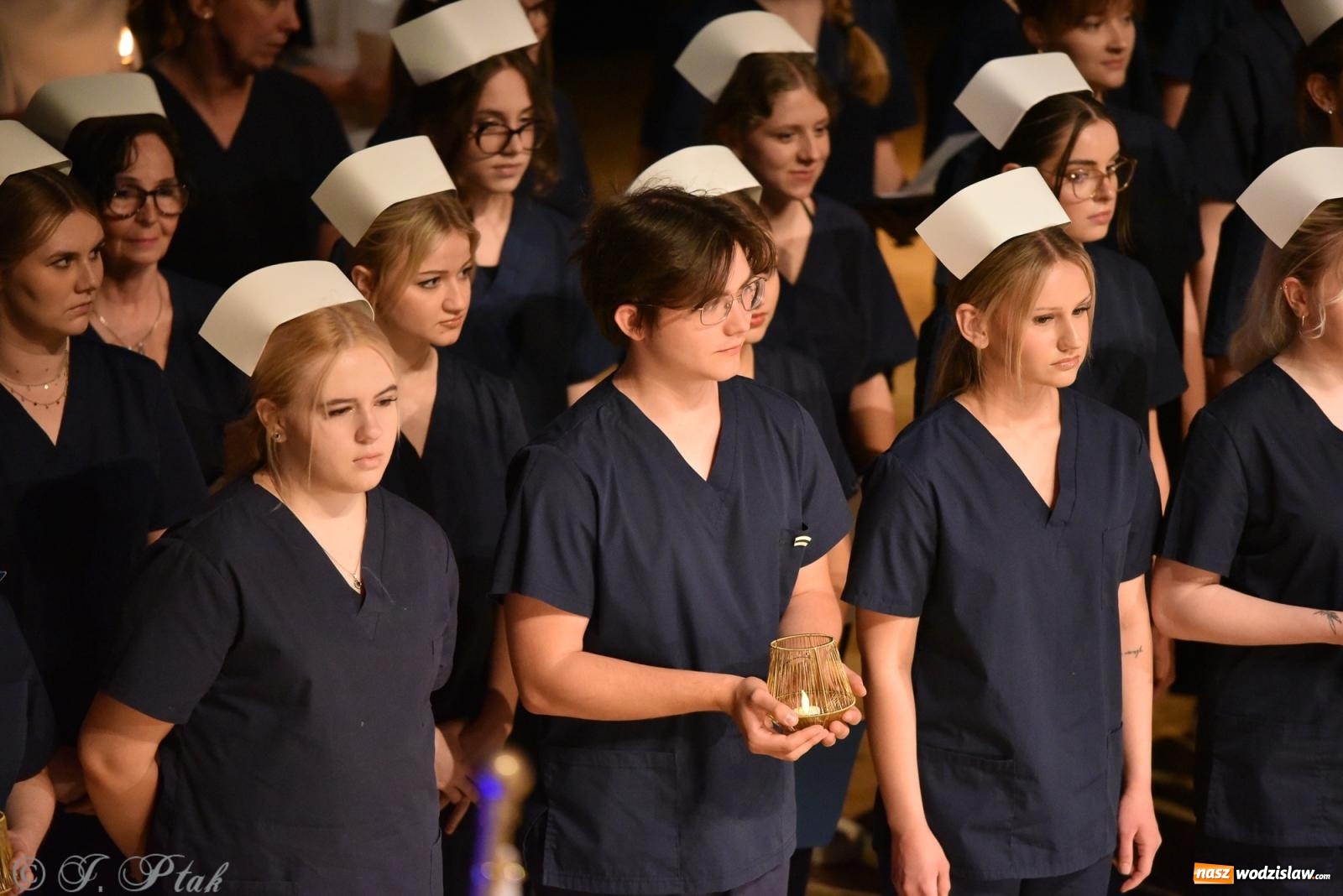 Zdjęcie w galerii na portalu naszwodzislaw.com: Pierwszy stopień wtajemniczenia. Czepkowanie w raciborskiej ANS [FOTO i WIDEO] wiadomości z regionu