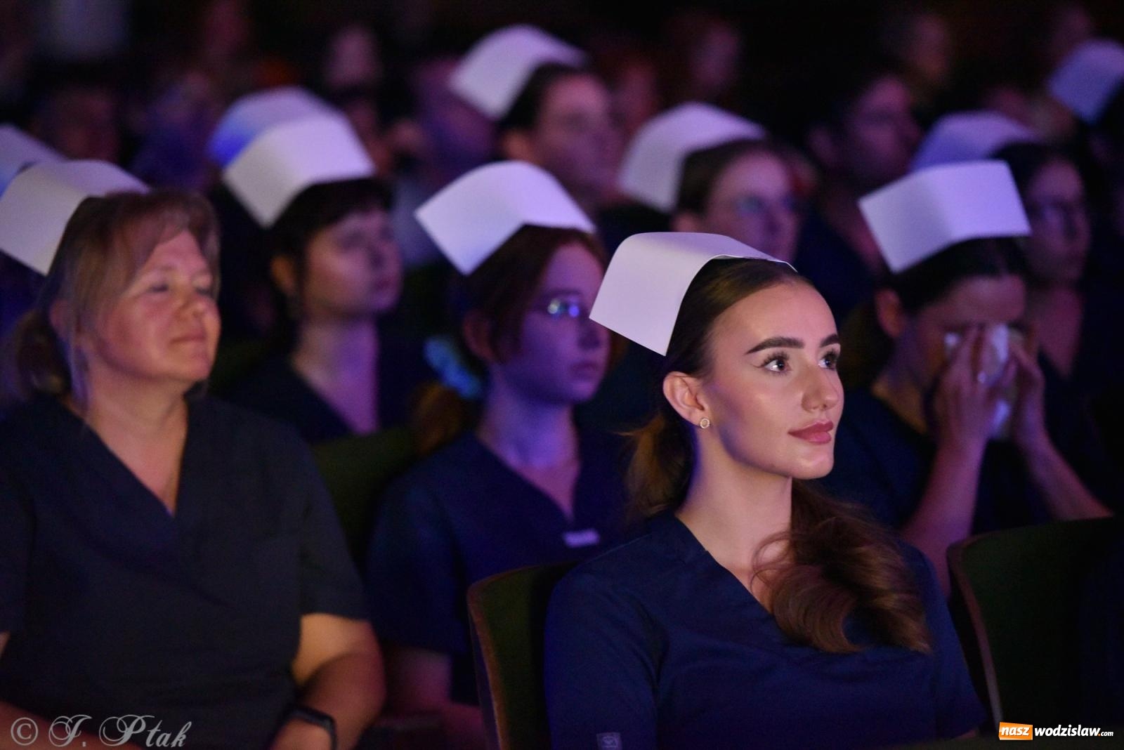 Zdjęcie w galerii na portalu naszwodzislaw.com: Pierwszy stopień wtajemniczenia. Czepkowanie w raciborskiej ANS [FOTO i WIDEO] wiadomości z regionu