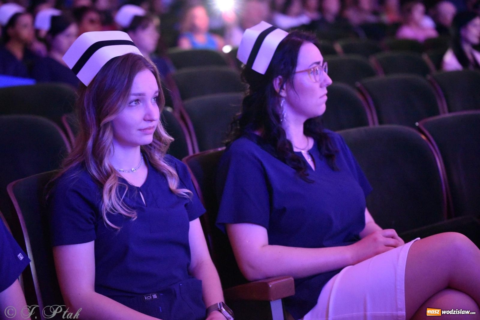 Zdjęcie w galerii na portalu naszwodzislaw.com: Pierwszy stopień wtajemniczenia. Czepkowanie w raciborskiej ANS [FOTO i WIDEO] wiadomości z regionu