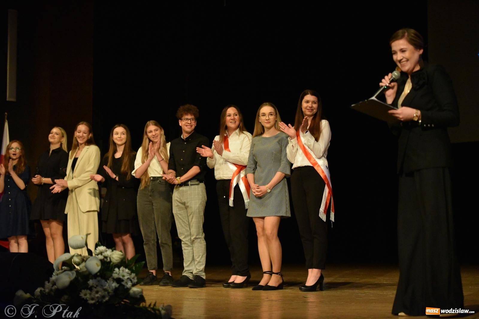 Zdjęcie w galerii na portalu naszwodzislaw.com: Pierwszy stopień wtajemniczenia. Czepkowanie w raciborskiej ANS [FOTO i WIDEO] wiadomości z regionu