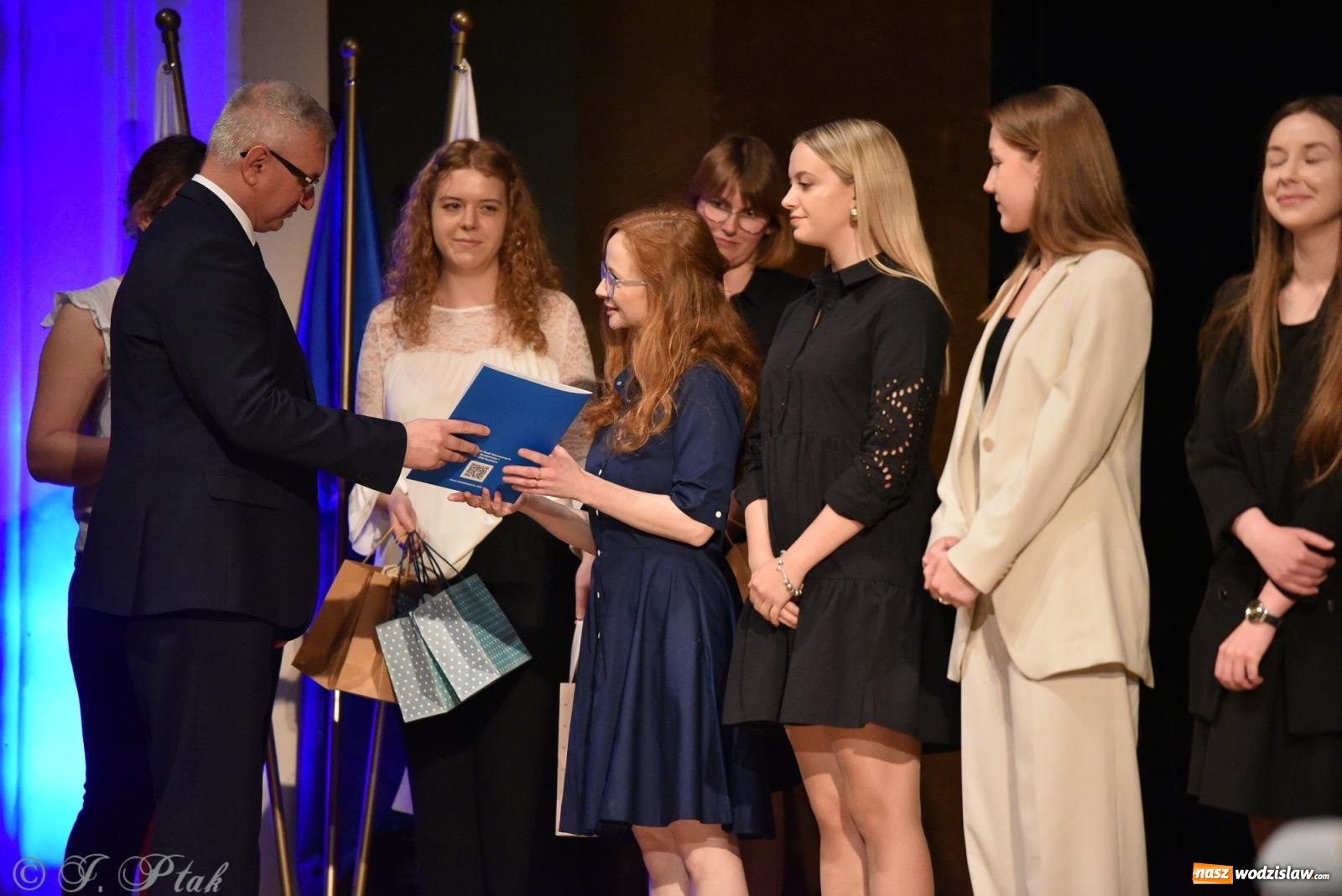 Zdjęcie w galerii na portalu naszwodzislaw.com: Pierwszy stopień wtajemniczenia. Czepkowanie w raciborskiej ANS [FOTO i WIDEO] wiadomości z regionu