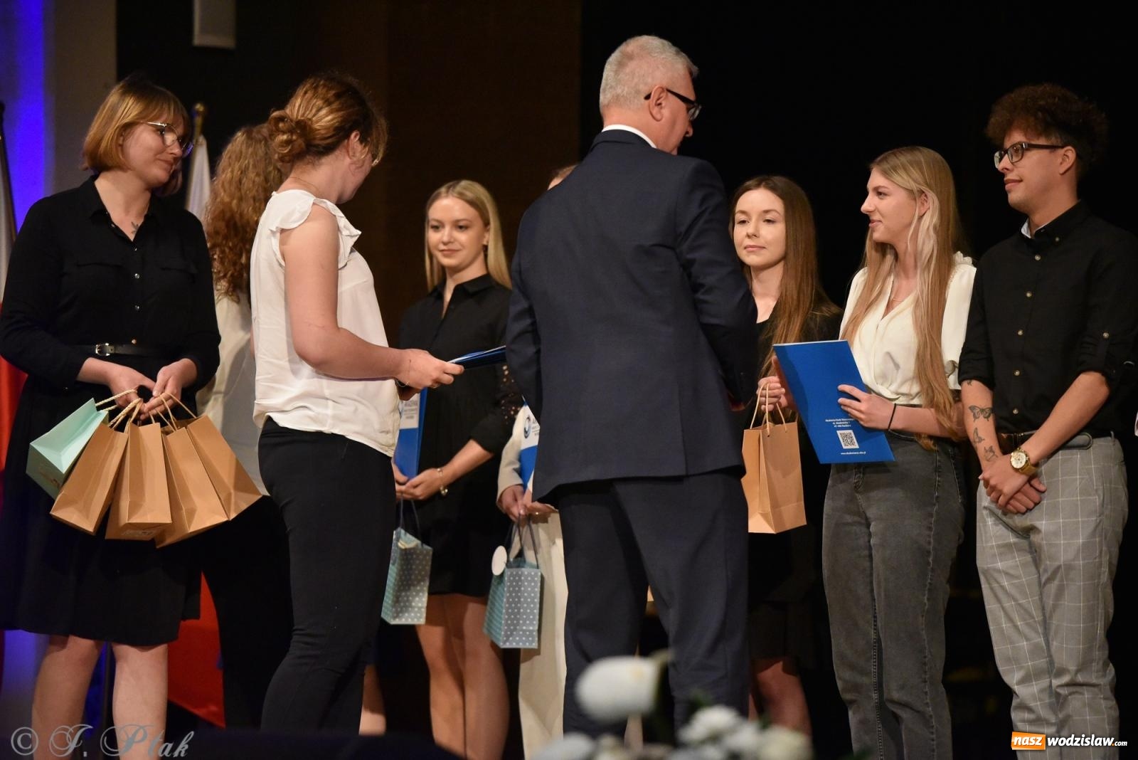 Zdjęcie w galerii na portalu naszwodzislaw.com: Pierwszy stopień wtajemniczenia. Czepkowanie w raciborskiej ANS [FOTO i WIDEO] wiadomości z regionu