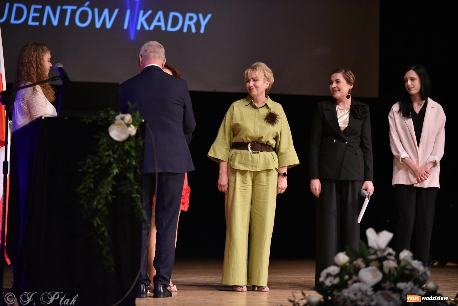 Zdjęcie w galerii na portalu naszwodzislaw.com: Pierwszy stopień wtajemniczenia. Czepkowanie w raciborskiej ANS [FOTO i WIDEO] wiadomości z regionu