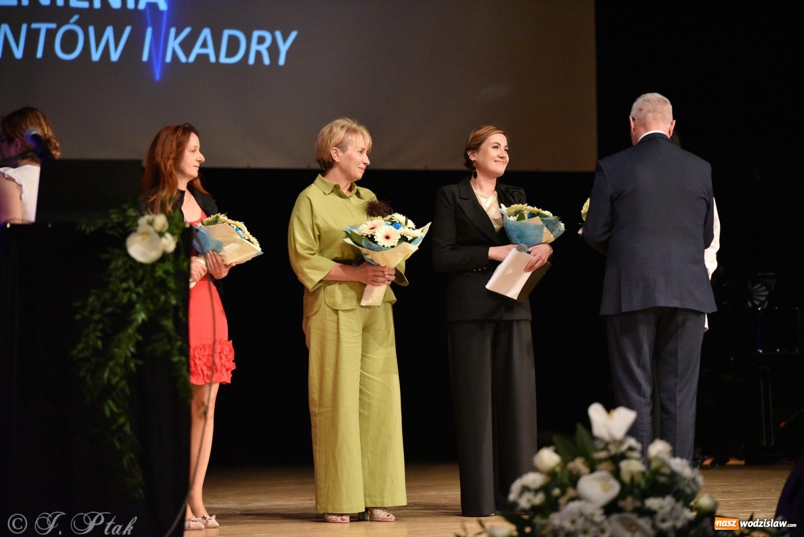 Zdjęcie w galerii na portalu naszwodzislaw.com: Pierwszy stopień wtajemniczenia. Czepkowanie w raciborskiej ANS [FOTO i WIDEO] wiadomości z regionu