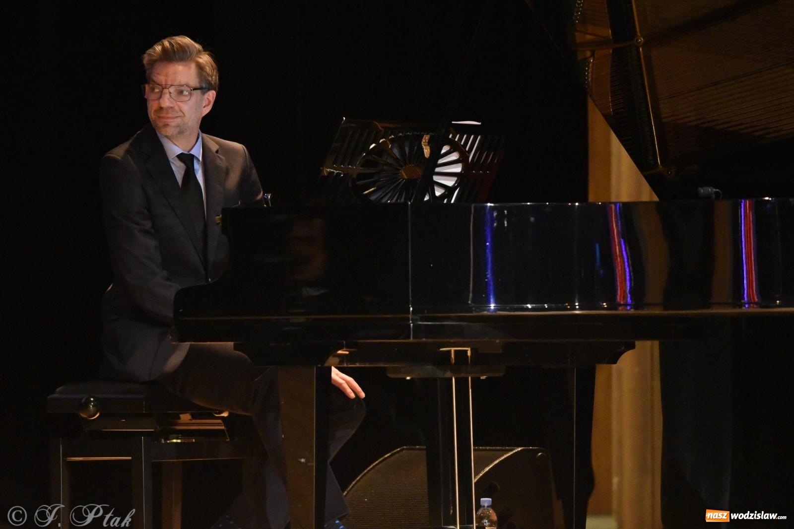 Zdjęcie w galerii na portalu naszwodzislaw.com: Pierwszy stopień wtajemniczenia. Czepkowanie w raciborskiej ANS [FOTO i WIDEO] wiadomości z regionu