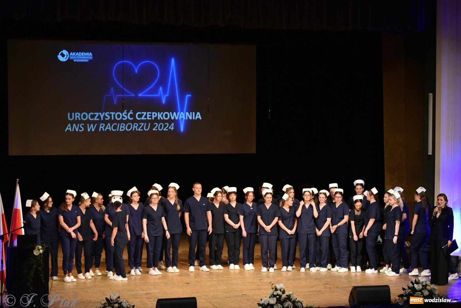 Zdjęcie w galerii na portalu naszwodzislaw.com: Pierwszy stopień wtajemniczenia. Czepkowanie w raciborskiej ANS [FOTO i WIDEO] wiadomości z regionu