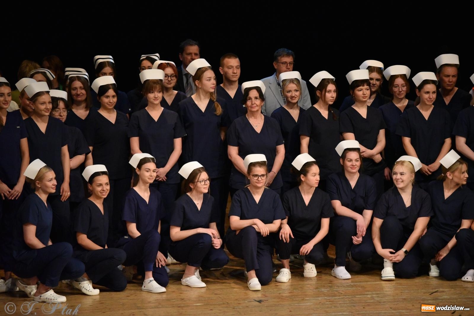 Zdjęcie w galerii na portalu naszwodzislaw.com: Pierwszy stopień wtajemniczenia. Czepkowanie w raciborskiej ANS [FOTO i WIDEO] wiadomości z regionu