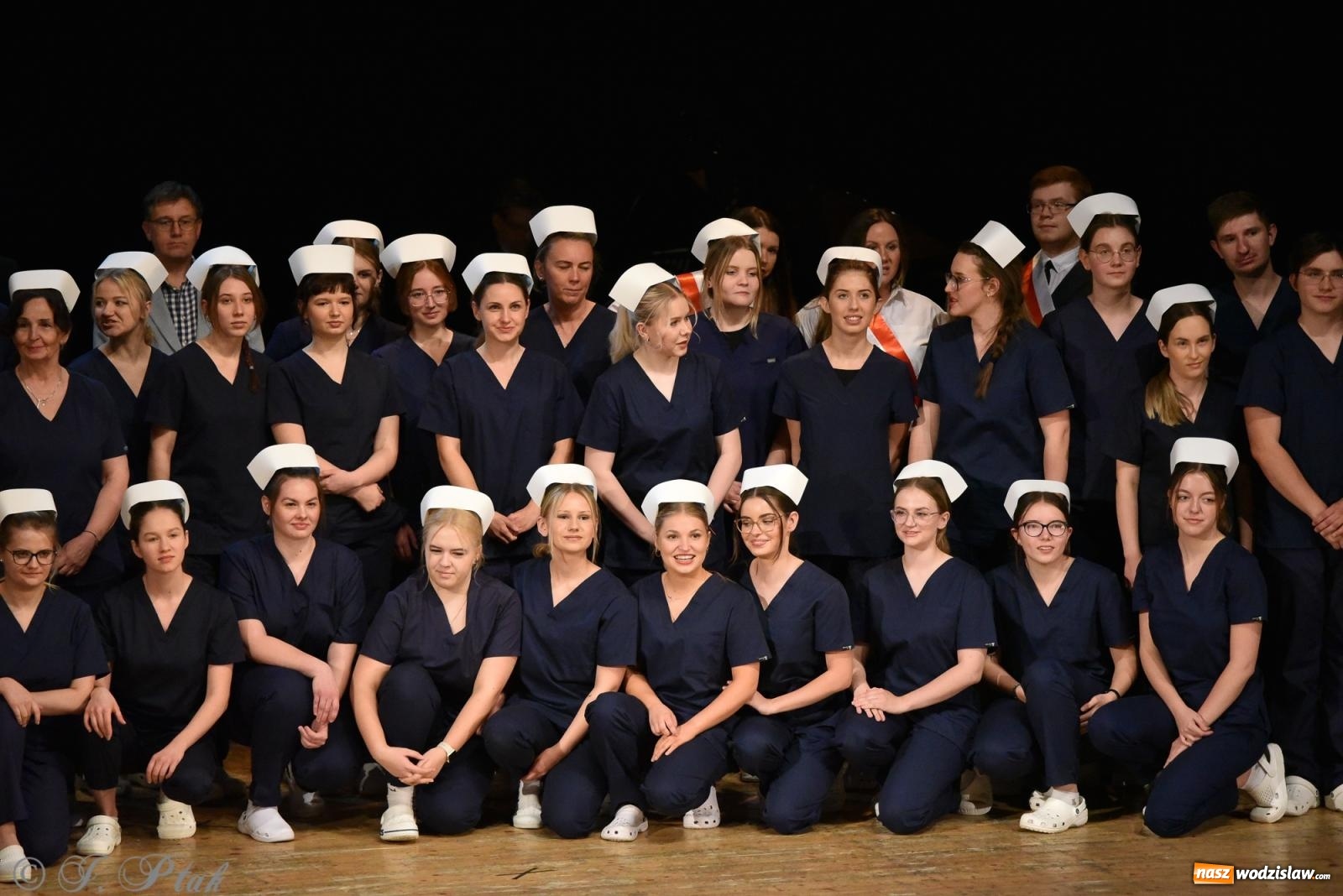 Zdjęcie w galerii na portalu naszwodzislaw.com: Pierwszy stopień wtajemniczenia. Czepkowanie w raciborskiej ANS [FOTO i WIDEO] wiadomości z regionu