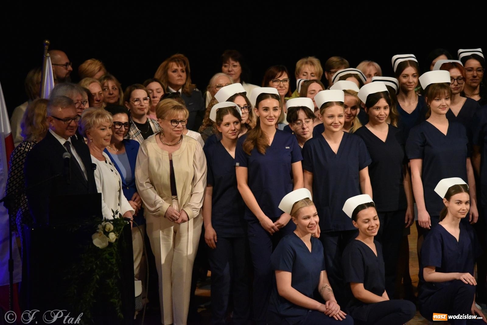 Zdjęcie w galerii na portalu naszwodzislaw.com: Pierwszy stopień wtajemniczenia. Czepkowanie w raciborskiej ANS [FOTO i WIDEO] wiadomości z regionu