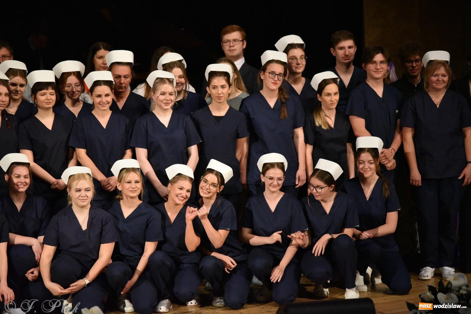 Zdjęcie w galerii na portalu naszwodzislaw.com: Pierwszy stopień wtajemniczenia. Czepkowanie w raciborskiej ANS [FOTO i WIDEO] wiadomości z regionu