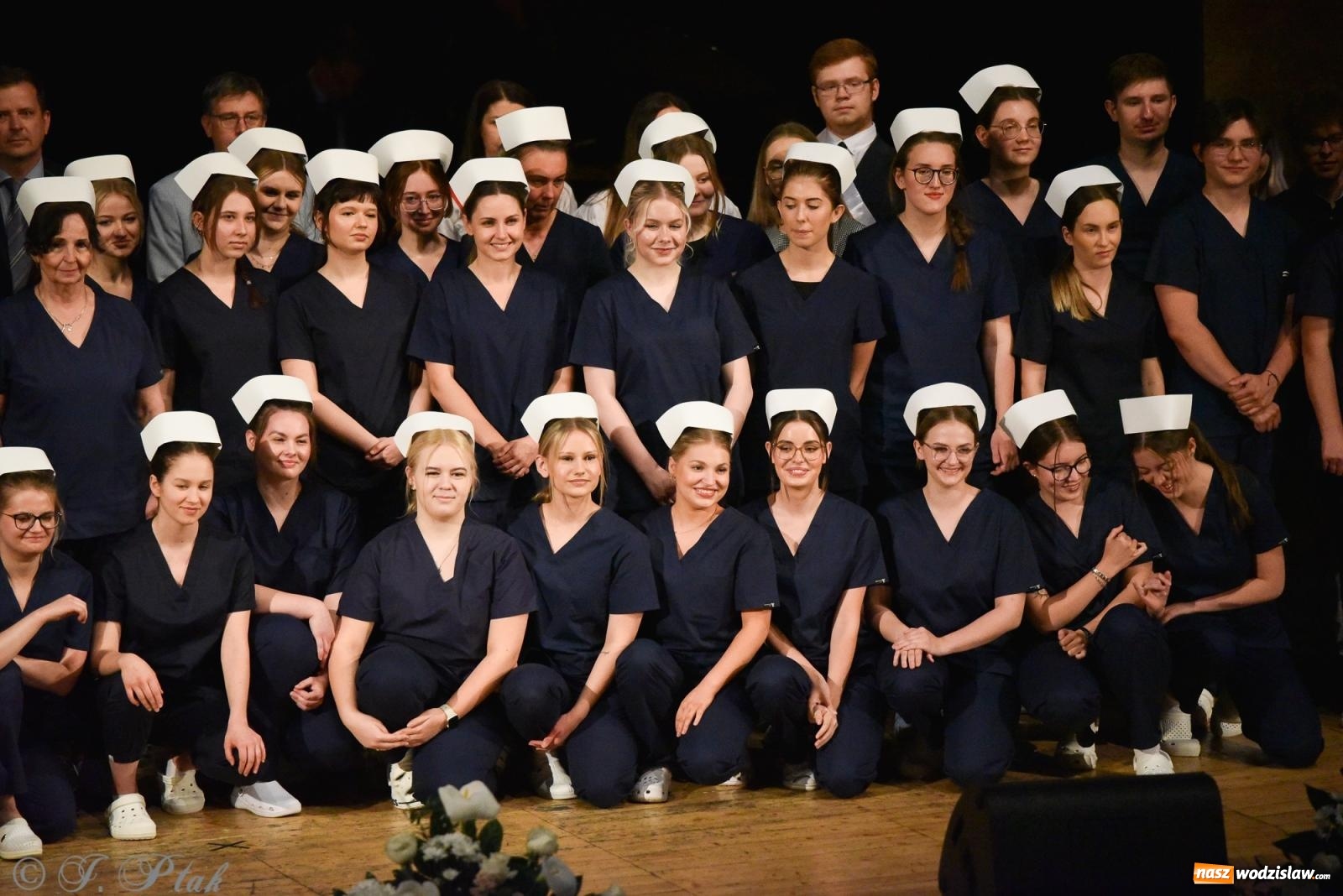 Zdjęcie w galerii na portalu naszwodzislaw.com: Pierwszy stopień wtajemniczenia. Czepkowanie w raciborskiej ANS [FOTO i WIDEO] wiadomości z regionu