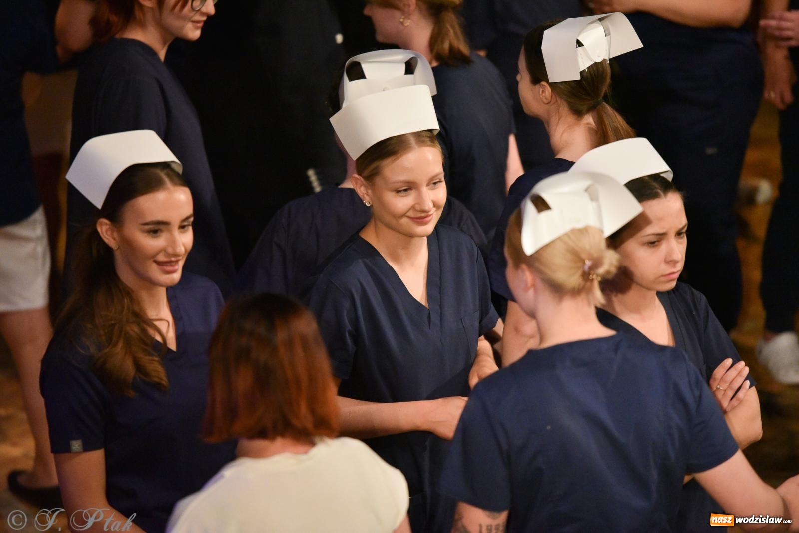 Zdjęcie w galerii na portalu naszwodzislaw.com: Pierwszy stopień wtajemniczenia. Czepkowanie w raciborskiej ANS [FOTO i WIDEO] wiadomości z regionu