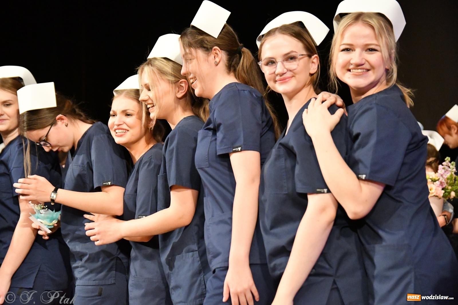 Zdjęcie w galerii na portalu naszwodzislaw.com: Pierwszy stopień wtajemniczenia. Czepkowanie w raciborskiej ANS [FOTO i WIDEO] wiadomości z regionu