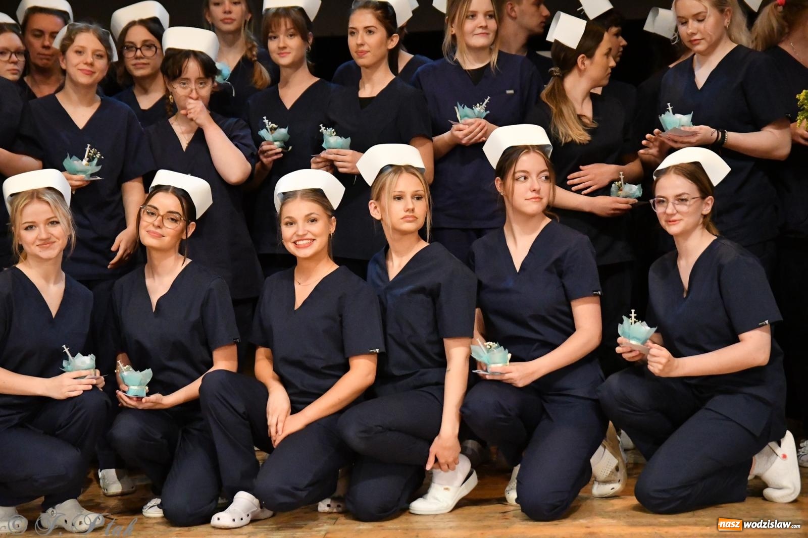 Zdjęcie w galerii na portalu naszwodzislaw.com: Pierwszy stopień wtajemniczenia. Czepkowanie w raciborskiej ANS [FOTO i WIDEO] wiadomości z regionu