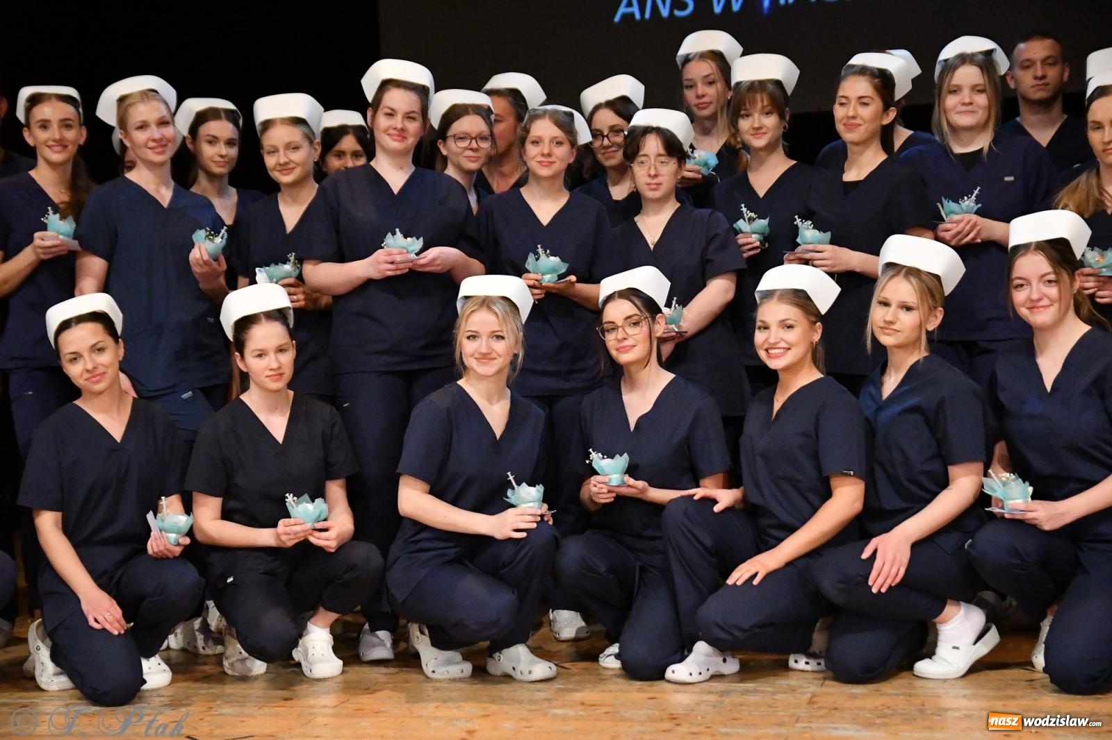 Zdjęcie w galerii na portalu naszwodzislaw.com: Pierwszy stopień wtajemniczenia. Czepkowanie w raciborskiej ANS [FOTO i WIDEO] wiadomości z regionu