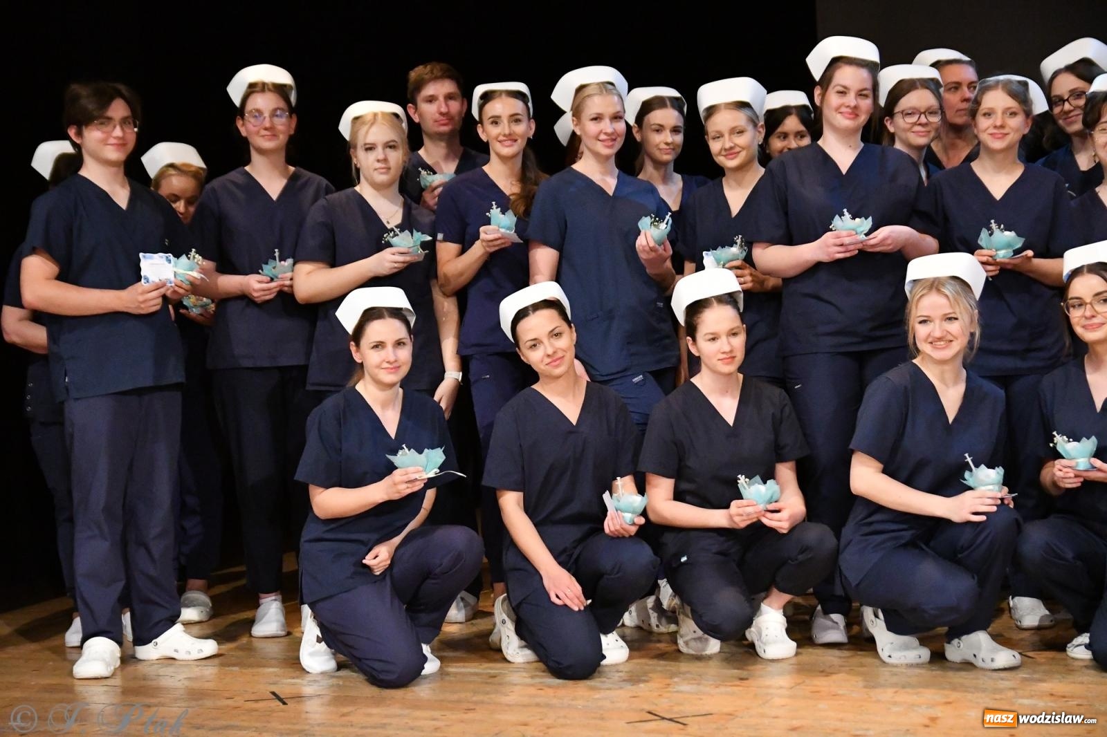 Zdjęcie w galerii na portalu naszwodzislaw.com: Pierwszy stopień wtajemniczenia. Czepkowanie w raciborskiej ANS [FOTO i WIDEO] wiadomości z regionu