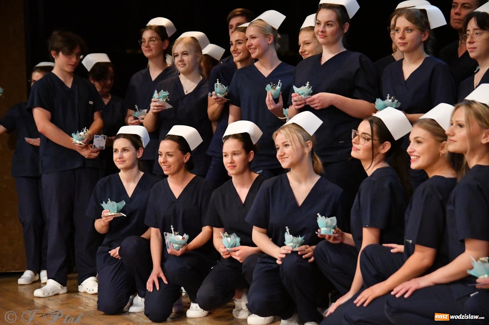 Zdjęcie w galerii na portalu naszwodzislaw.com: Pierwszy stopień wtajemniczenia. Czepkowanie w raciborskiej ANS [FOTO i WIDEO] wiadomości z regionu