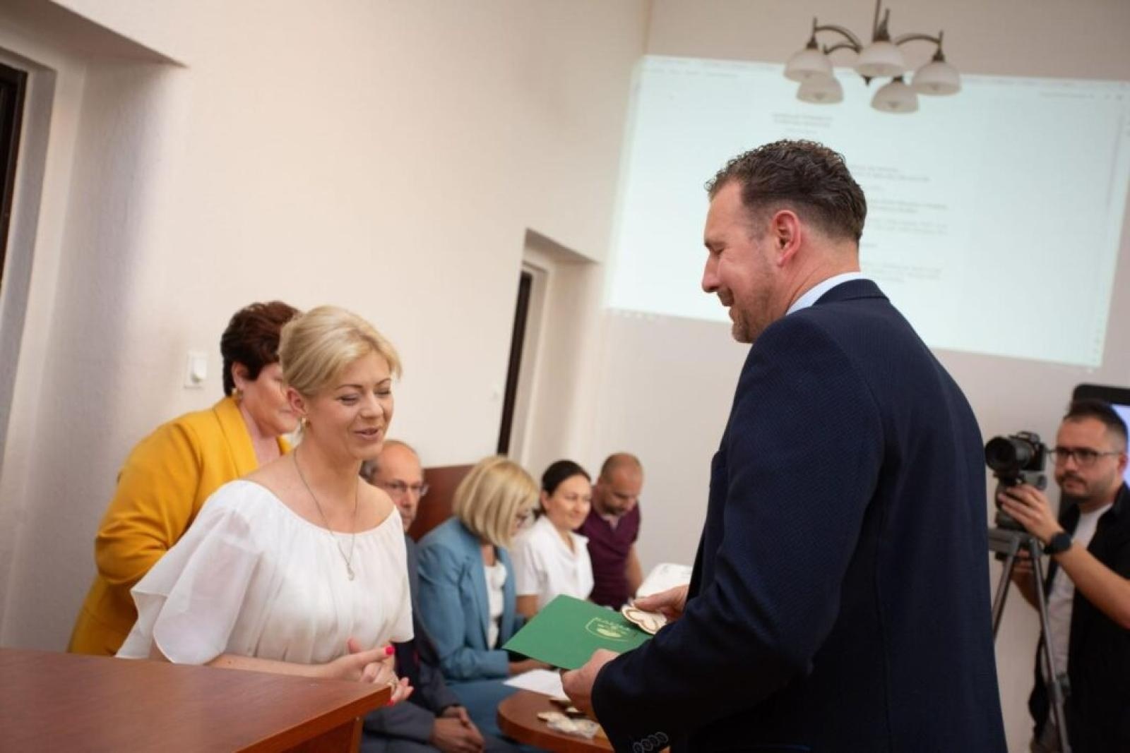 Zdjęcie w galerii na portalu naszwodzislaw.com: Po pierwszej sesji Rady Miasta Radlin. Agata Strójwąs przewodniczącą [FOTO i WIDEO] wiadomości z regionu