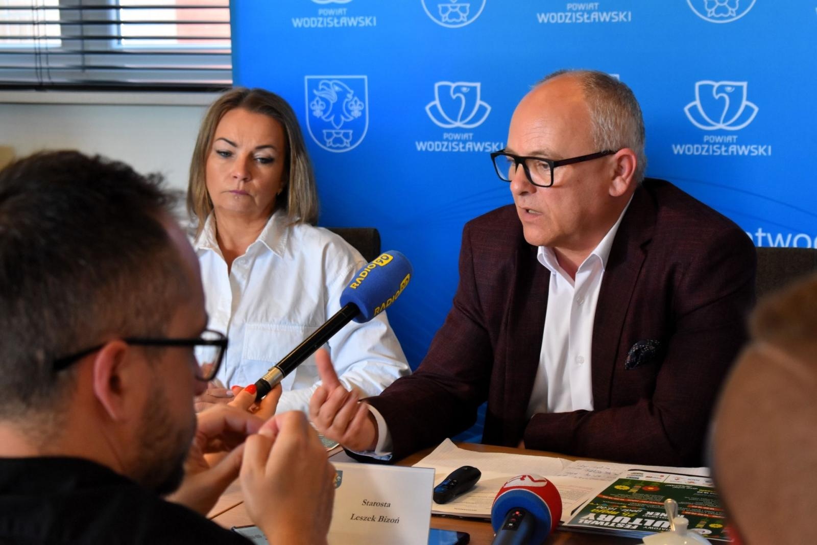 Zdjęcie w galerii na portalu naszwodzislaw.com: Zarząd Powiatu Wodzisławskiego rozpoczął swoją pracę wiadomości z regionu