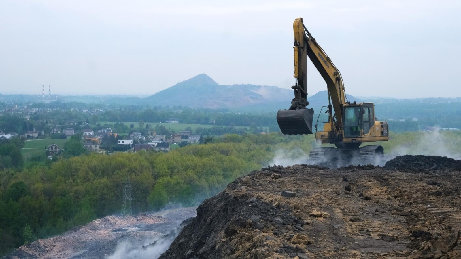 Zdjęcie w galerii na portalu naszwodzislaw.com: SRK: Gaszenie pszowskiej hałdy dobiegło końca wiadomości z regionu