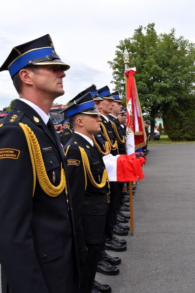 Zdjęcie w galerii na portalu naszwodzislaw.com: Awanse i odznaczenia. Powiatowe obchody Dnia Strażaka w Wodzisławiu Śląskim [FOTO] wiadomości z regionu