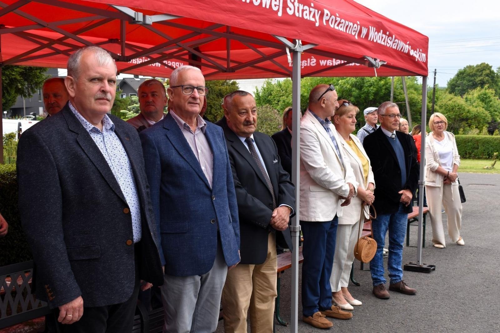 Zdjęcie w galerii na portalu naszwodzislaw.com: Awanse i odznaczenia. Powiatowe obchody Dnia Strażaka w Wodzisławiu Śląskim [FOTO] wiadomości z regionu