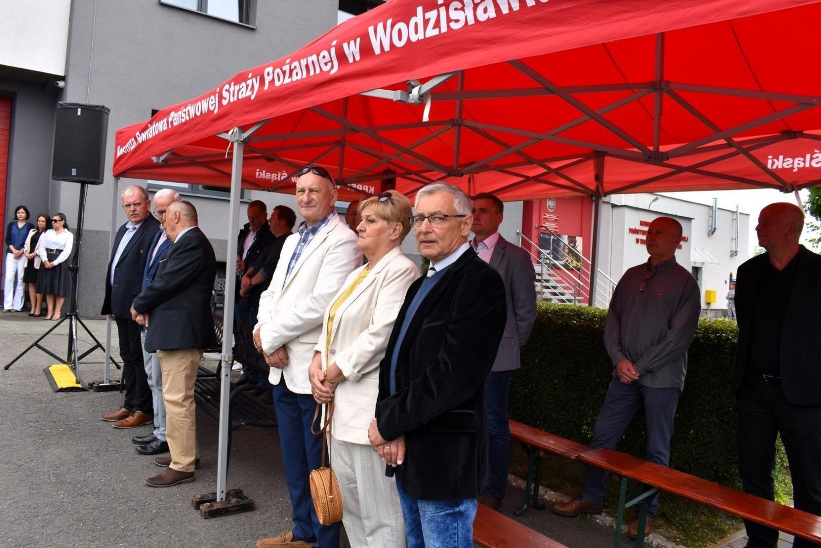 Zdjęcie w galerii na portalu naszwodzislaw.com: Awanse i odznaczenia. Powiatowe obchody Dnia Strażaka w Wodzisławiu Śląskim [FOTO] wiadomości z regionu