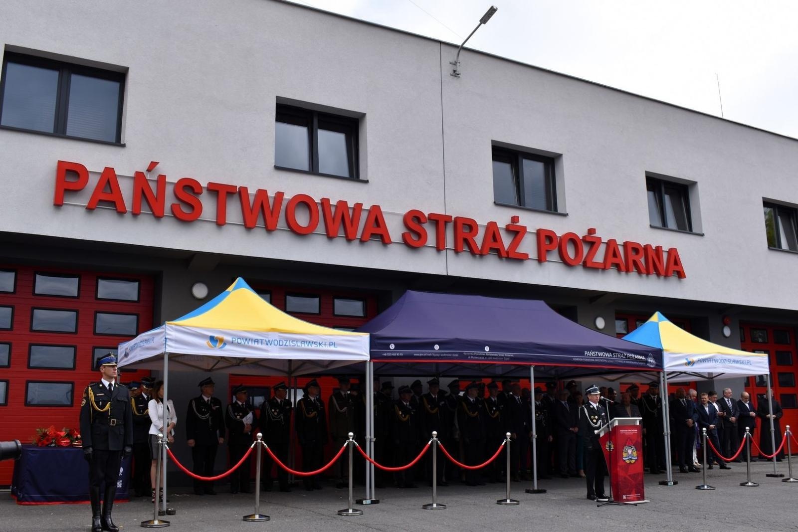 Zdjęcie w galerii na portalu naszwodzislaw.com: Awanse i odznaczenia. Powiatowe obchody Dnia Strażaka w Wodzisławiu Śląskim [FOTO] wiadomości z regionu
