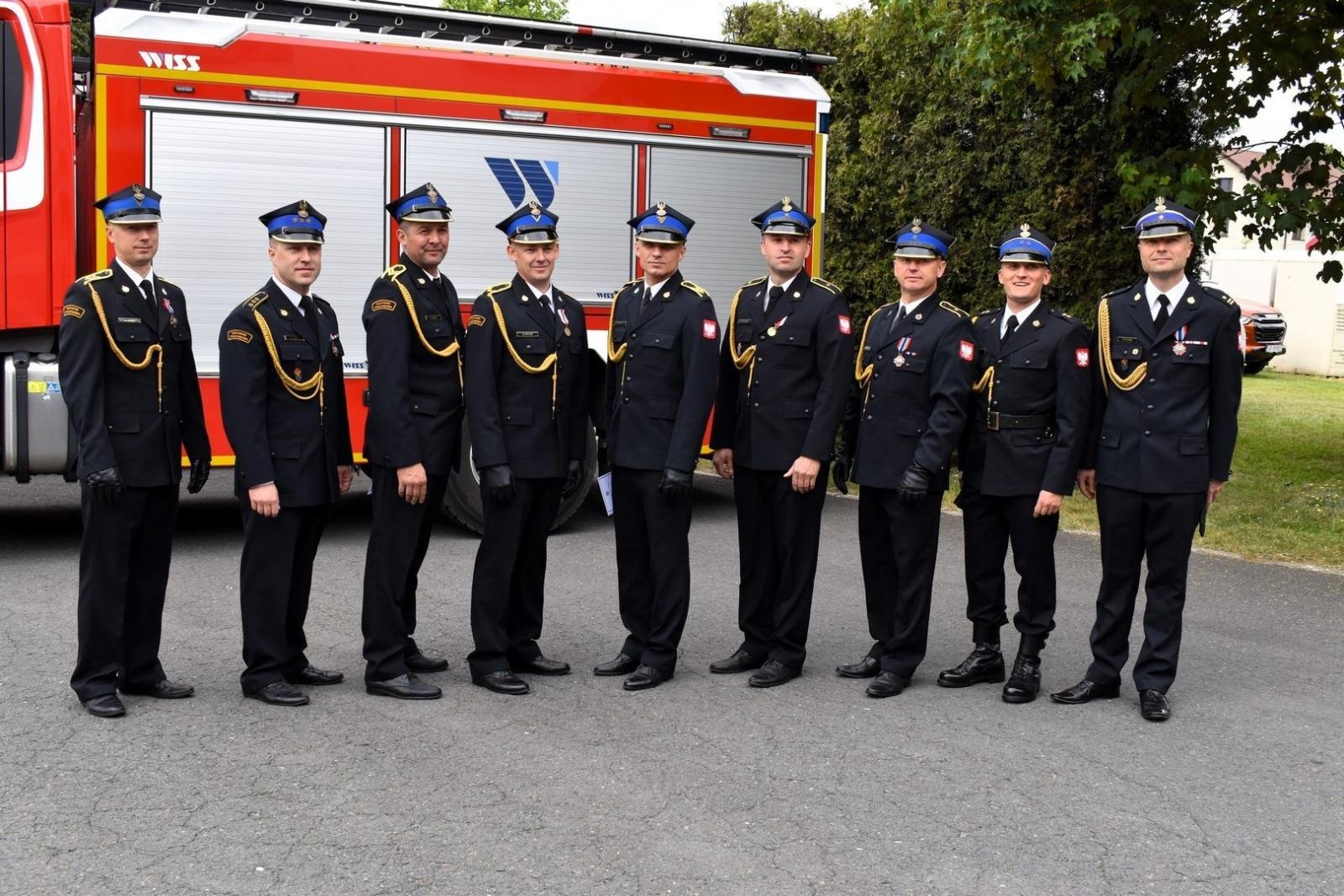 Zdjęcie w galerii na portalu naszwodzislaw.com: Awanse i odznaczenia. Powiatowe obchody Dnia Strażaka w Wodzisławiu Śląskim [FOTO] wiadomości z regionu