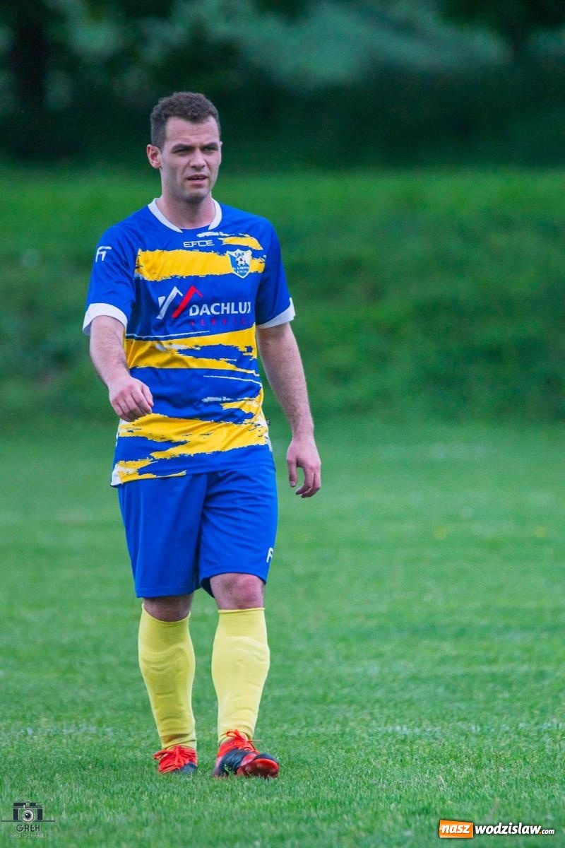 Zdjęcie w galerii na portalu naszwodzislaw.com: Gamów – Buków: Wilczek rozszarpał Wypoczynek [FOTO i WIDEO] wiadomości z regionu