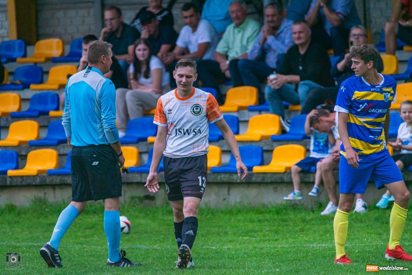 Zdjęcie w galerii na portalu naszwodzislaw.com: Gamów – Buków: Wilczek rozszarpał Wypoczynek [FOTO i WIDEO] wiadomości z regionu