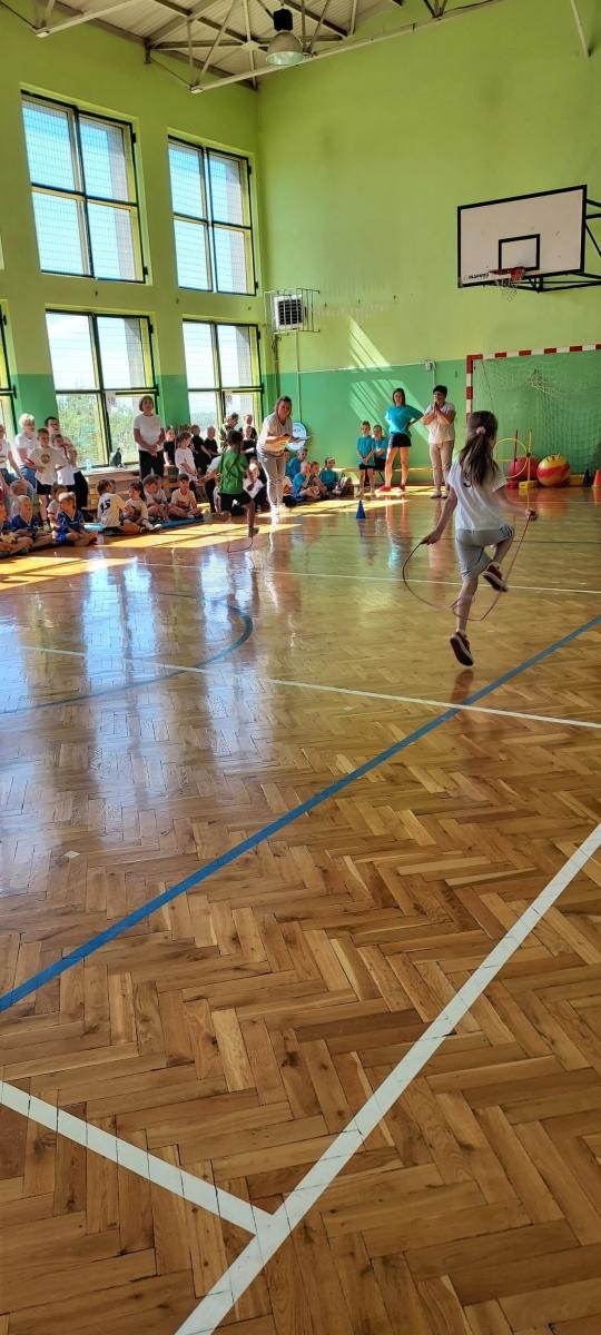 Zdjęcie w galerii na portalu naszwodzislaw.com: Sportowa olimpiada w przedszkolu w Kokoszycach [FOTO] wiadomości z regionu